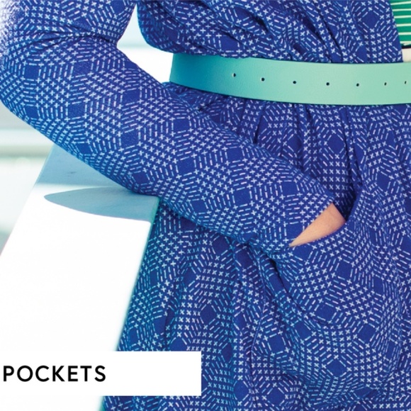 🥀Lularoe Sarah Cardigan with Roses🌹 - Picture 5 of 5